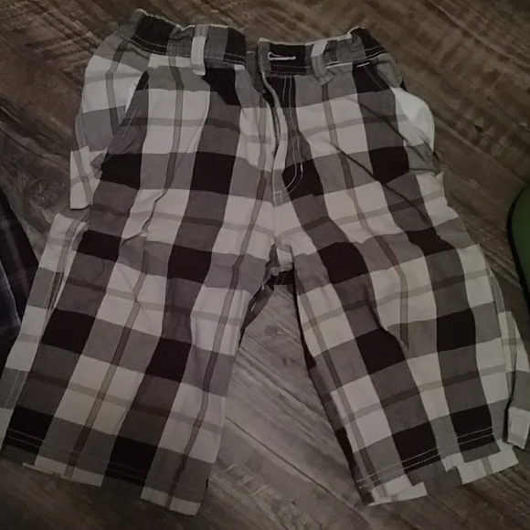 Bundle of 4 plaid shorts - Picture 4 of 5